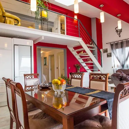 Nia With Private Pool Villa *