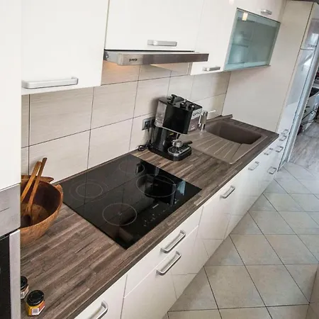 Nia With Private Pool Трогир