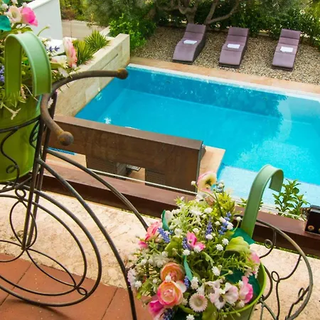 Nia With Private Pool Вилла Трогир