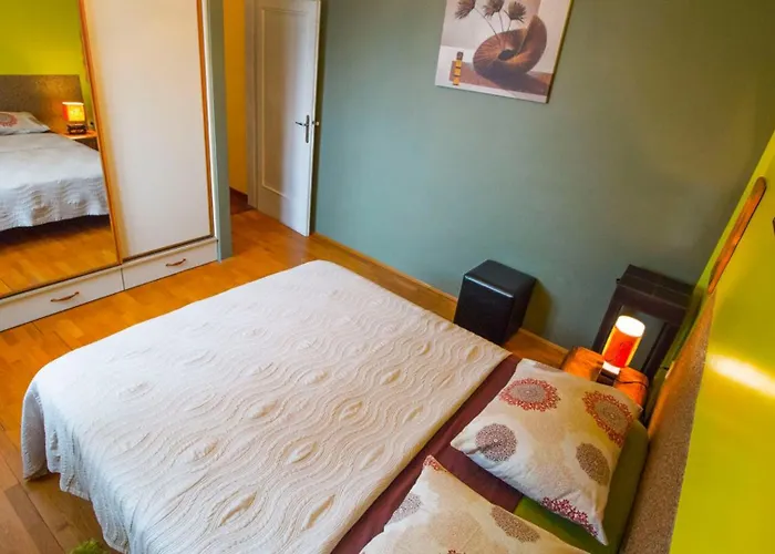 Nia With Private Pool