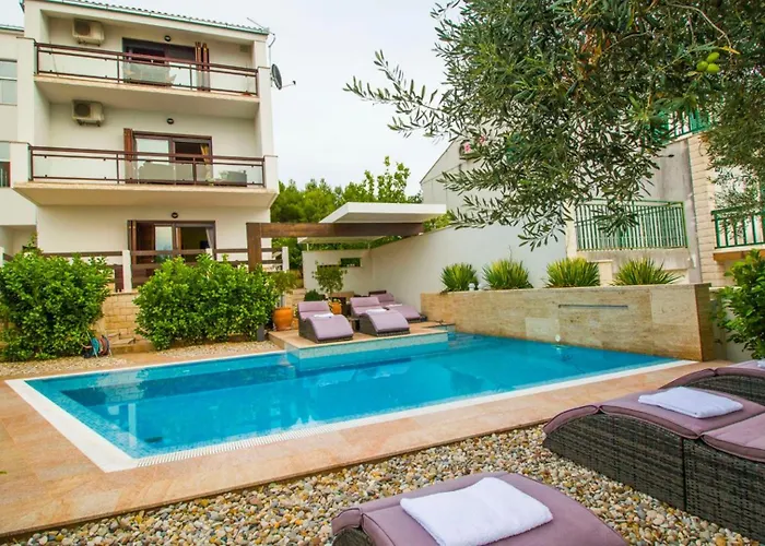 Nia With Private Pool Trogir