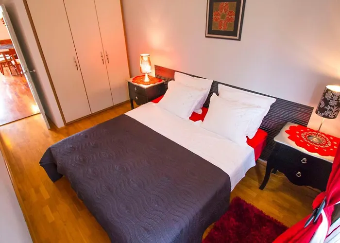 Nia With Private Pool