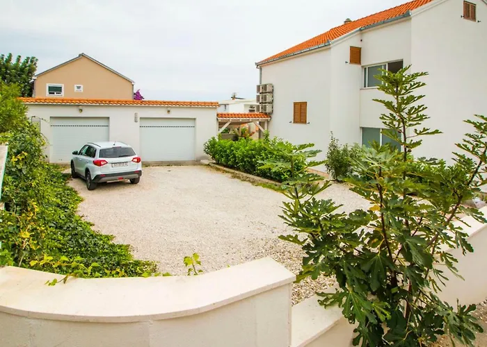 Villa Nia With Private Pool