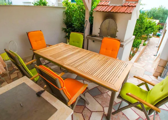 Villa Nia With Private Pool Trogir