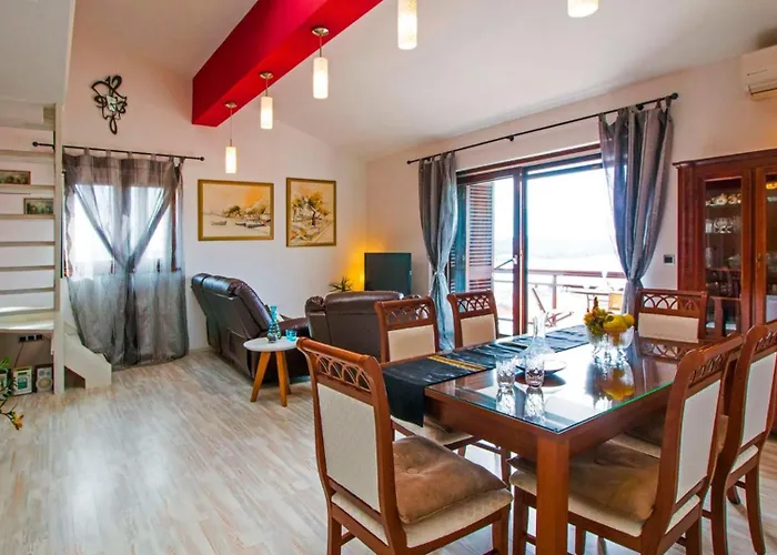 Nia With Private Pool * Trogir